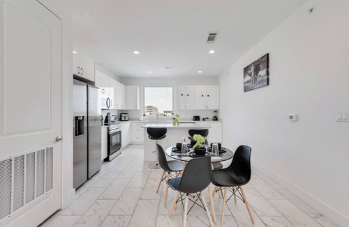 Downtown Dallas Apartment | Dallas City Views