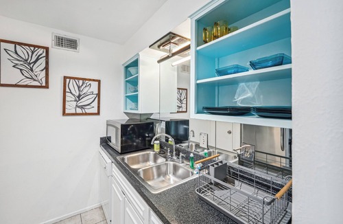 Knox - Henderson Condo | Dallas Condo w/Pool Access ~ 4 Mi to Downtown!