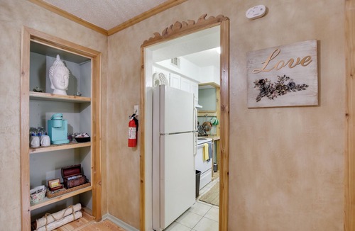 Knox - Henderson Apartment | Dallas Condo w/Pool Access - Walk to Knox Street!