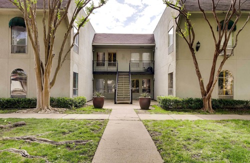 Knox - Henderson Apartment | Dallas Condo w/Pool Access - Walk to Knox Street!