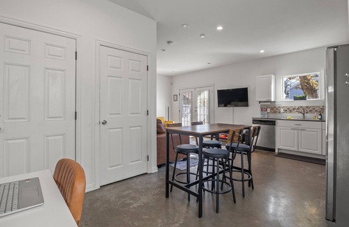 West Dallas House | Dallas Delight! Hot tub and Gameroom!