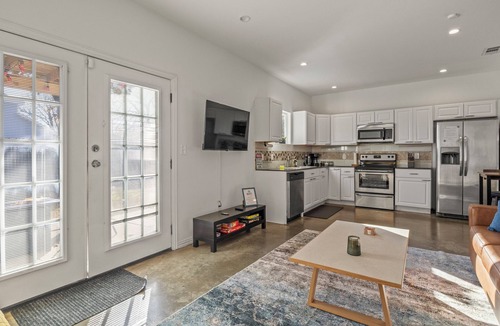 West Dallas House | Dallas Delight! Hot tub and Gameroom!