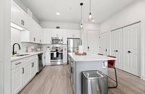 Dallas Design District House | Dallas Dream Stay Prime Location 1BR 2BEDS