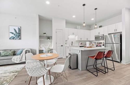 Dallas Design District House | Dallas Dream Stay Prime Location 1BR 2BEDS