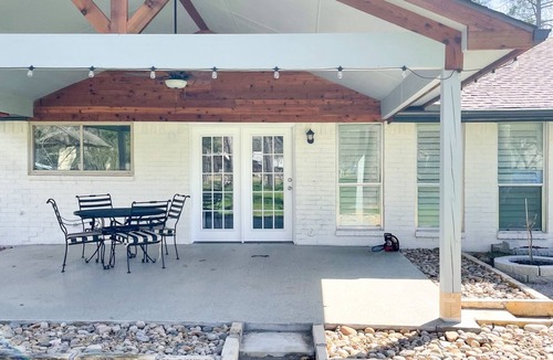Grand Prairie House | Dallas Fort Worth Getaway Home