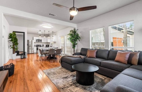 West Dallas House | Dallas Haven: Game Room, Grill, + Outdoor Fun!