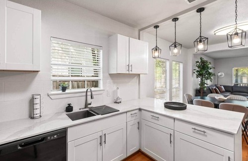 West Dallas House | Dallas Haven: Game Room, Grill, + Outdoor Fun!