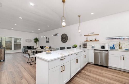 Northeast Dallas House | Dallas Luxe Retreat- Lavish 4-Bedroom Escape