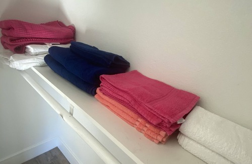 Old East Dallas Apartment | Dallas Queen Suite, EASY Parking,FAST wifi