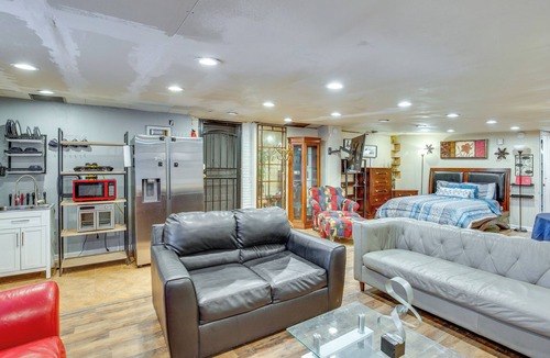 Dallas Apartment | Dallas Studio w/Home Office - 4 Mi to Fair Park!