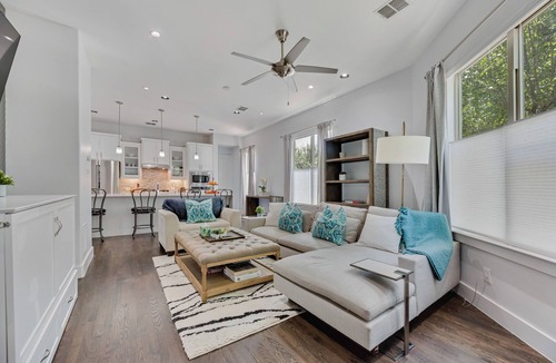 Old East Dallas House | "Dallas View" Spacious 3-bedroom townhome