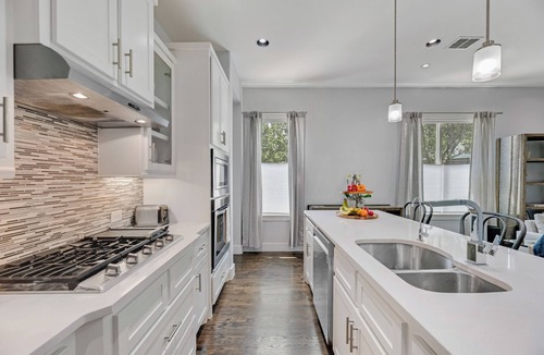 Old East Dallas House | "Dallas View" Spacious 3-bedroom townhome