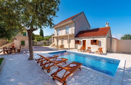 Velim House | Dalmatia Pool Villa Retreat