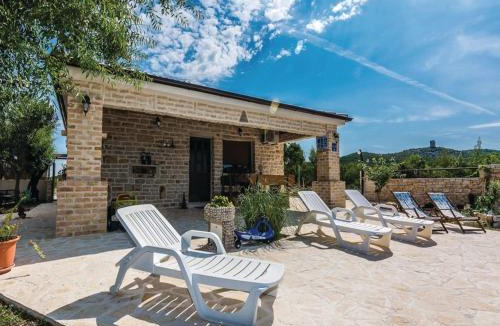 Stankovci Villa | Dalmatian stone house with pool