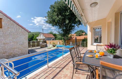 Primorski Dolac House | Dalmatian village charm - spacious villa with pool near Trogir