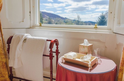 Blairgowrie Cottage | Dalnaglar Castle - UK7072