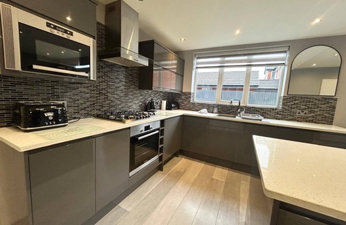 Thornton-Cleveleys House | Dalton House - Private Parking