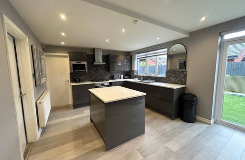 Thornton-Cleveleys House | Dalton House - Private Parking