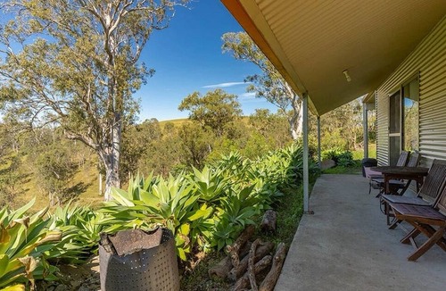 Bowman Farm Cabin | Dam It Getaway- 2 bed cabin