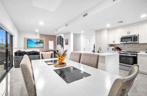 Florida City House | Damari Soto