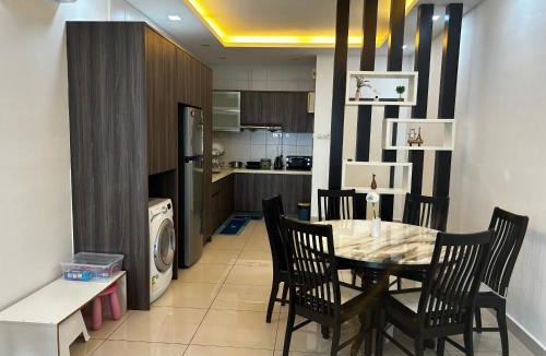 Usj 1 Apartment | Damen Suite Sunway Subang by DW