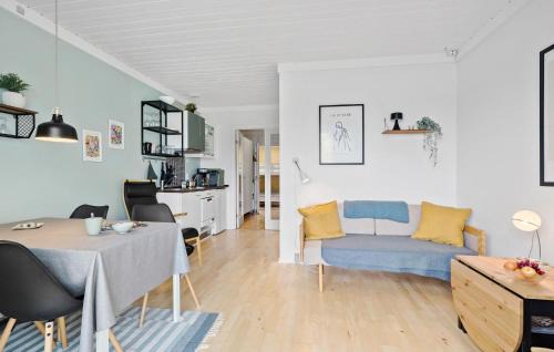 Akirkeby Apartment | Dams På Bakken