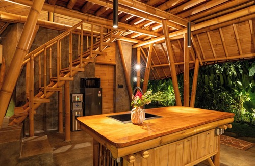 Sukasada Villa | Damuh Alam