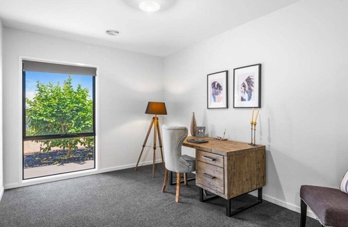 Mansfield House | Dan's Rise - With luxurious pool