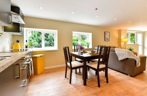 Glynneath Apartment | Dan Y Coed