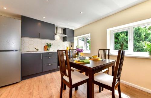 Pontneddfechan Apartment | Dan Y Coed