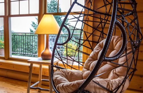 Fort Calhoun House | Dancing Bear Lodge-Log Cabin Getaway