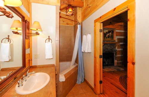 Townsend Cabin | Dancing Bear Lodge