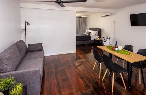 Arcadia Cabin | Dandaloo Gardens