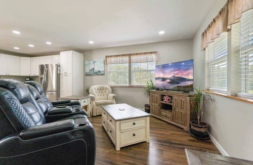 Dandridge House | Dandridge Farmhouse 3 Bedroom Smoky Mountains