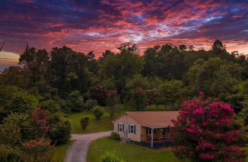 Dandridge House | Dandridge Lakeview Home