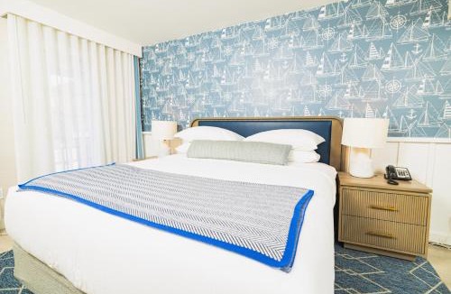 Port Jefferson Hotel | Danfords Hotel & Marina