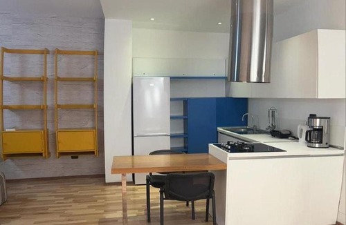 Purley Apartment | Dani apartment