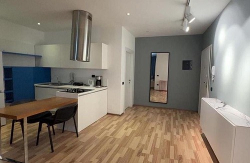 Purley Apartment | Dani apartment