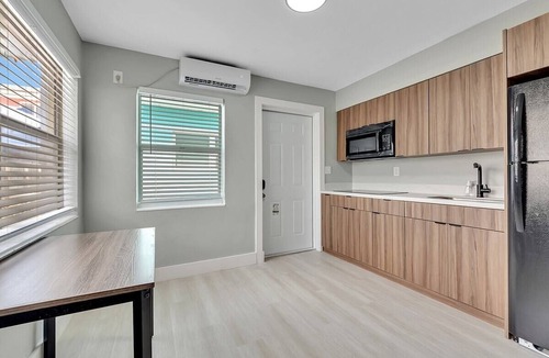 North Beach Apartment | Dania Beach 1BR | Views + WiFi + Parking