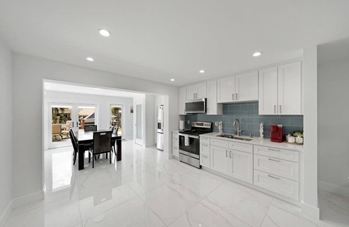 Melaleuca Gardens House | Dania Beach Unit 1 by PMI