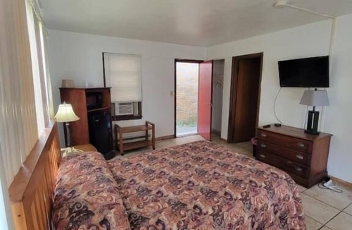 La Salle Hotel | Daniel's Motel