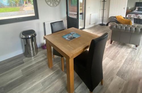 North Wheatley Apartment | Danielle’s den