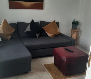 Eltham West House | Dannifar Guest House