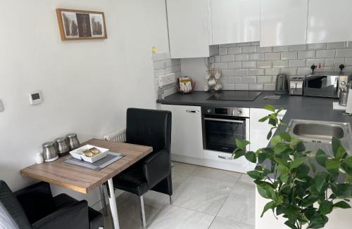 Eltham West House | Dannifar Guest House