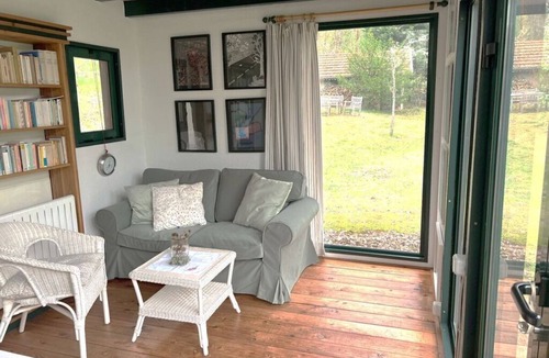 Taintrux Cottage | ‘Dans les Bois’