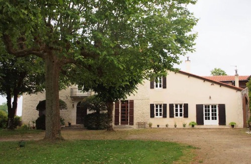 Creon-dArmagnac House | Dans une Aile D'une Ancienne Maison de Maître