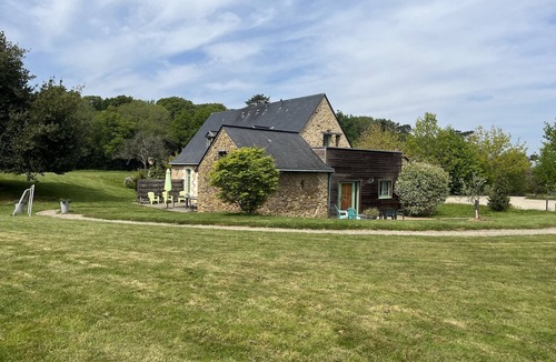 La Jaille-Yvon House | Dans une Superbe Demeure en Pierre LE Logis
