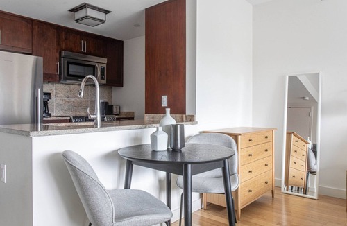 Back Bay East Apartment | Dapper Back Bay Studio, w/Gym, walk to Newbury St. by Blueground