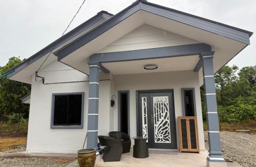 Ayer Baloi House | Dar Aura Homestay