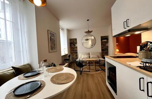 Dobree-Bon Port Apartment | Darbefeuille, grand studio centre ville 2 personnes
